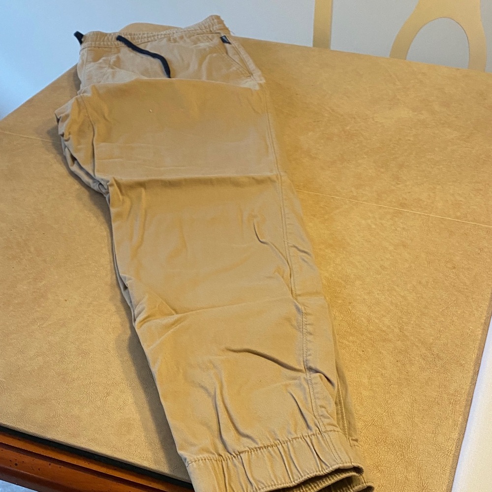 Hollister Men's Khaki Jogger Pants